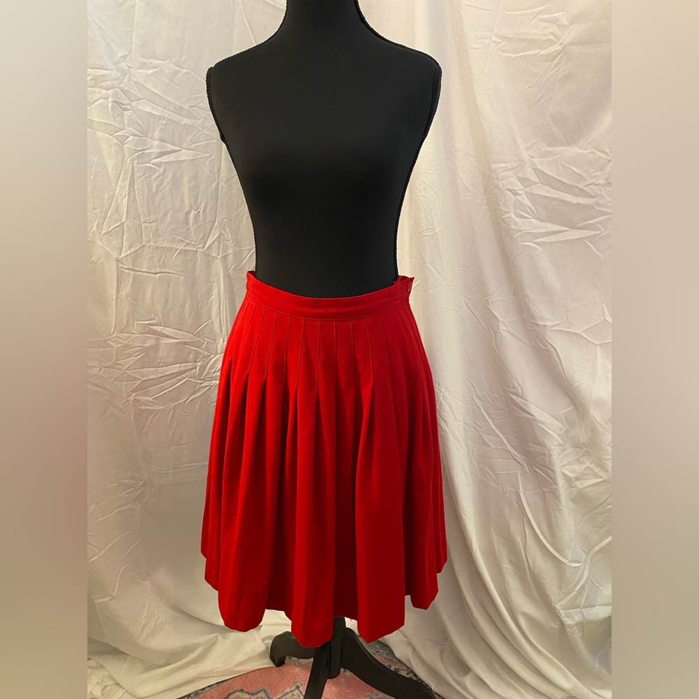 Liz Claiborne Bright Red Pleated A-Line Skirt - Picture 2 of 9